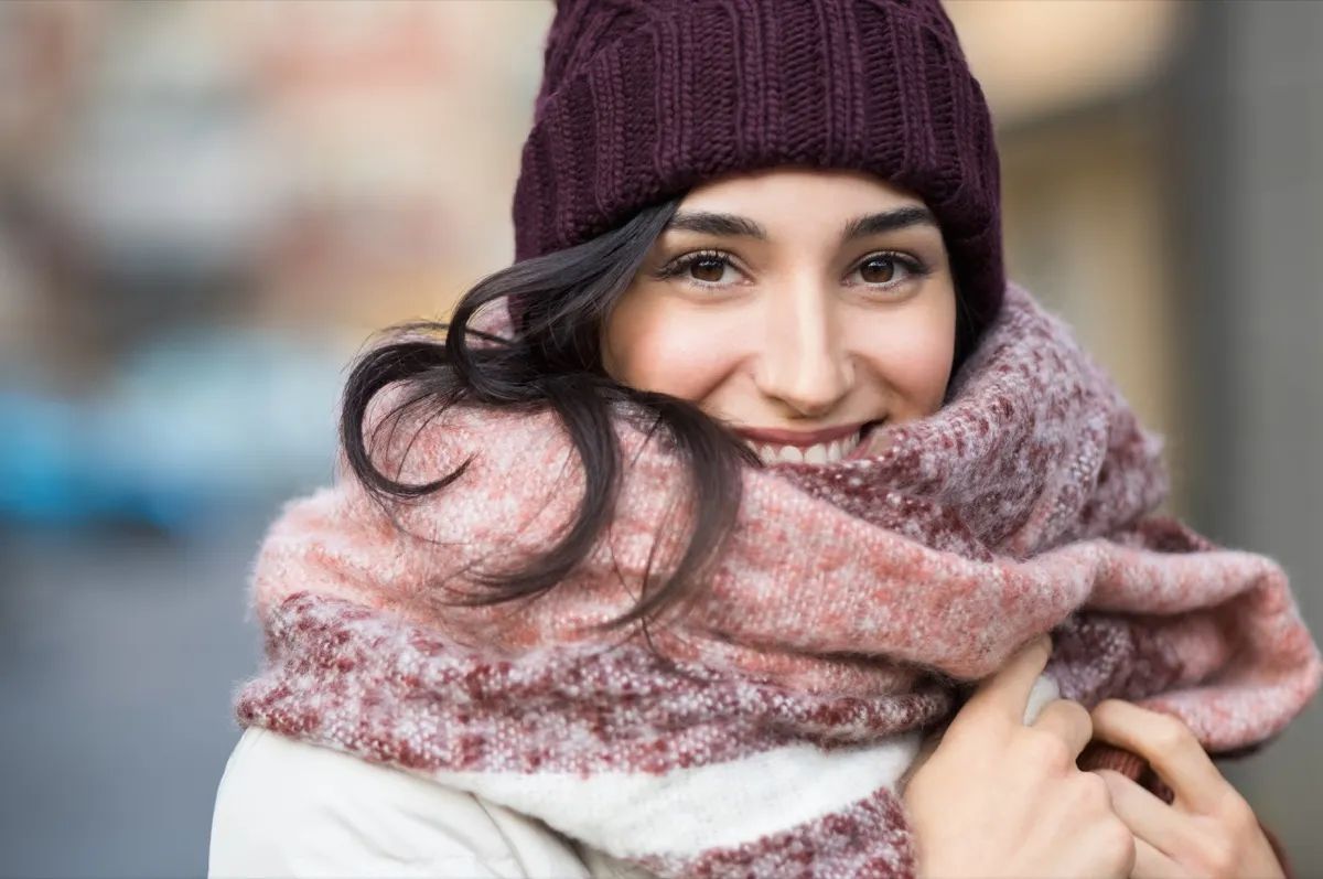 Шарф женский зимний: Лучшие материалы и расцветки для зимы