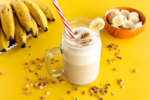 Банановий смузі: 10 смачних рецептів