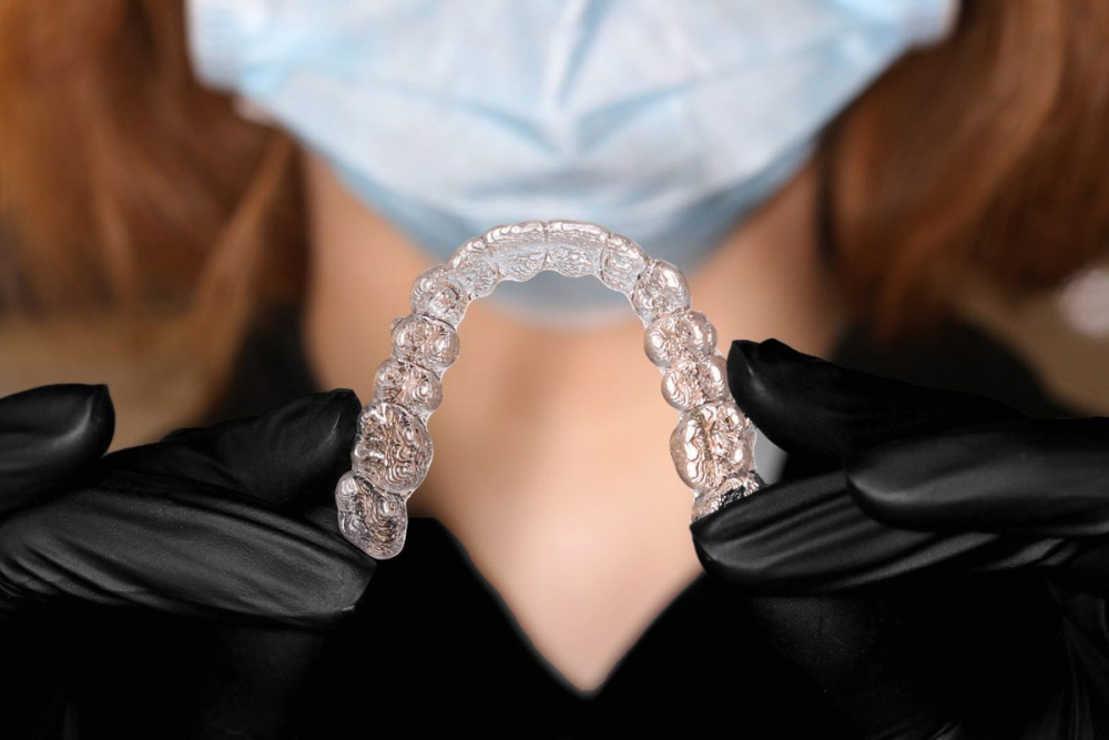 Вирівнювання зубів у Тернополі: ефективно та комфортно з елайнерами Invisalign