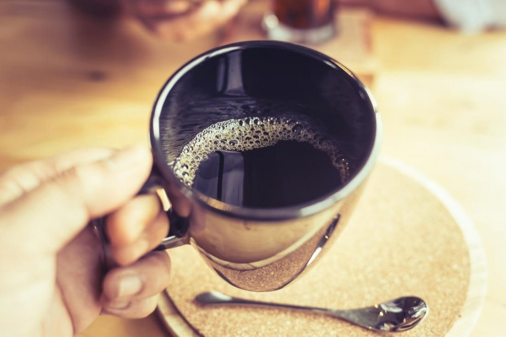 Розвінчуємо міфи про каву без кофеїну