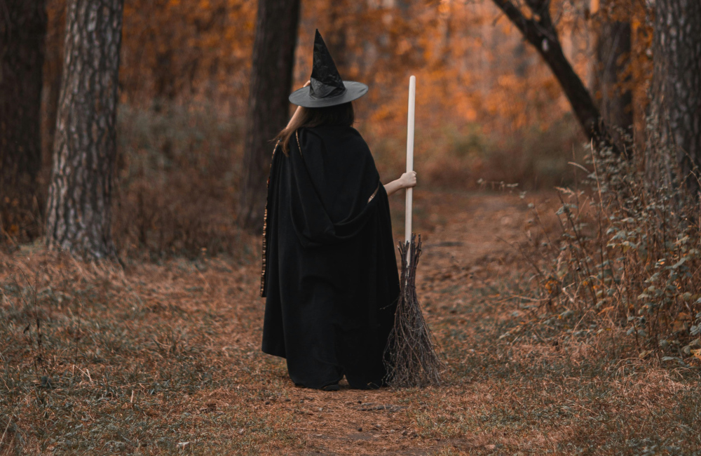 Що означає відьма уві сні: тлумачення за сонником