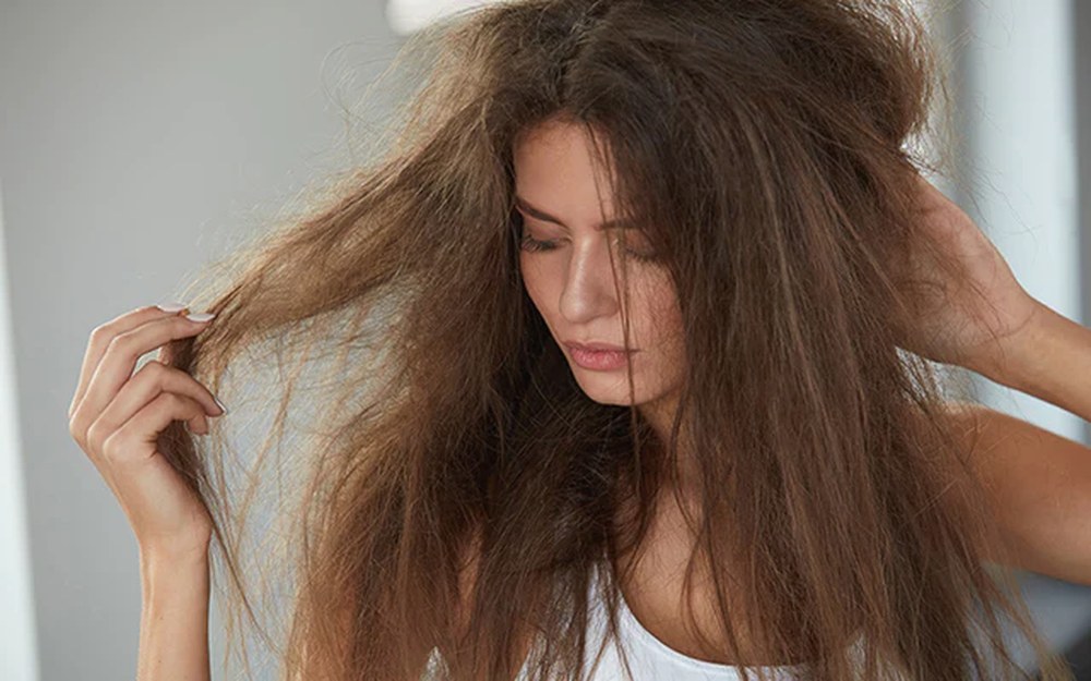 Чому волосся тьмяніє восени і як повернути йому блиск – поради та засоби