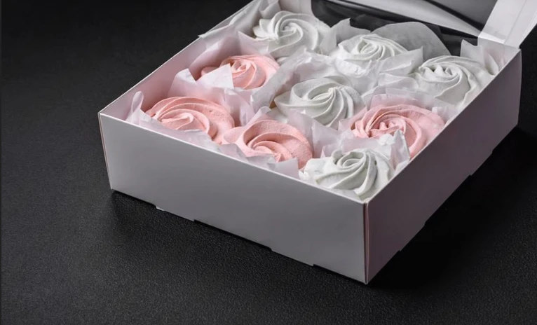 Чем коробка для бенто-торта отличается от обычной коробки для десертов