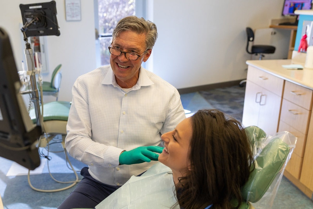 Консультація стоматолога-ортопеда: коли вона стає необхідною і як впливає на якість життя