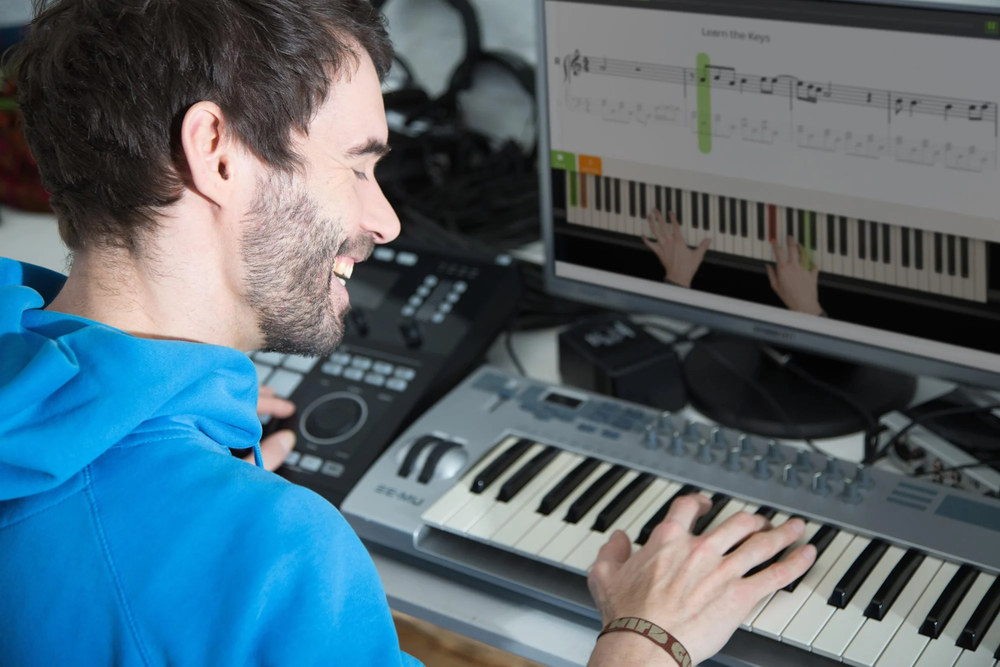 Навчання грі на піаніно з поміччю застосунків